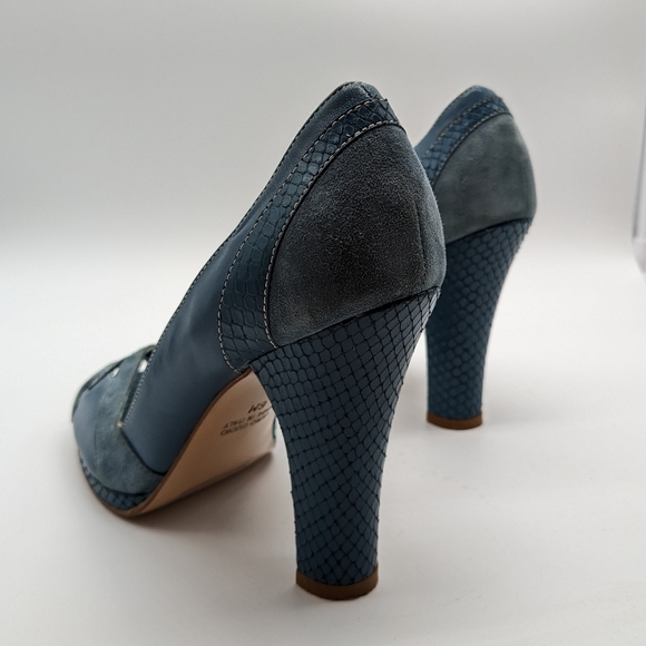 Marc Jacobs Italian-made Blue Suede Leather Cutouts Peep Toe Pumps Women's 6M - Picture 4 of 9
